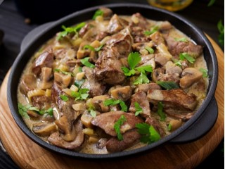 БОРАННЯ ПЕЧІНКА СМАЖЕНА З ЦИБУЛЕЮ
